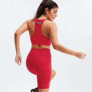 Fabletics Phoenix set in Haute Red